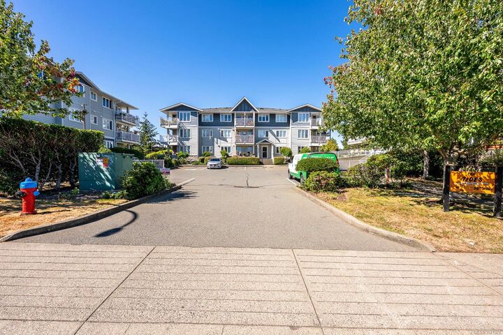 Property Photo: 115 20th St #11 BC V9N 8B1