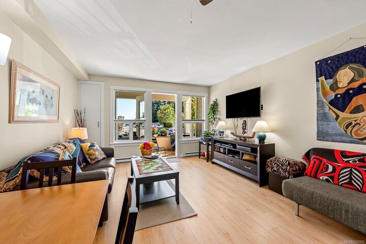 Property Photo: 115 20th St #11 BC V9N 8B1