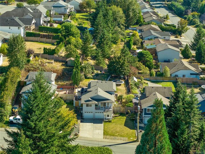 Property Photo: 825 Pinecrest Rd BC V9W 7N2