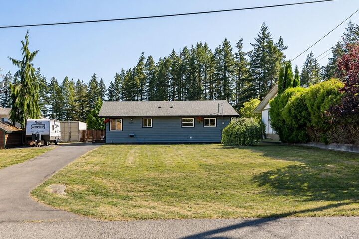1577 Baillie Rd — photo 1