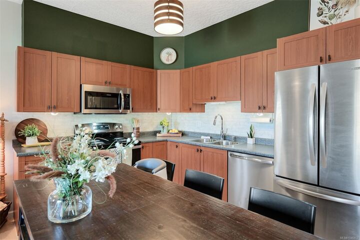 383 Wale Rd #303 — photo 1
