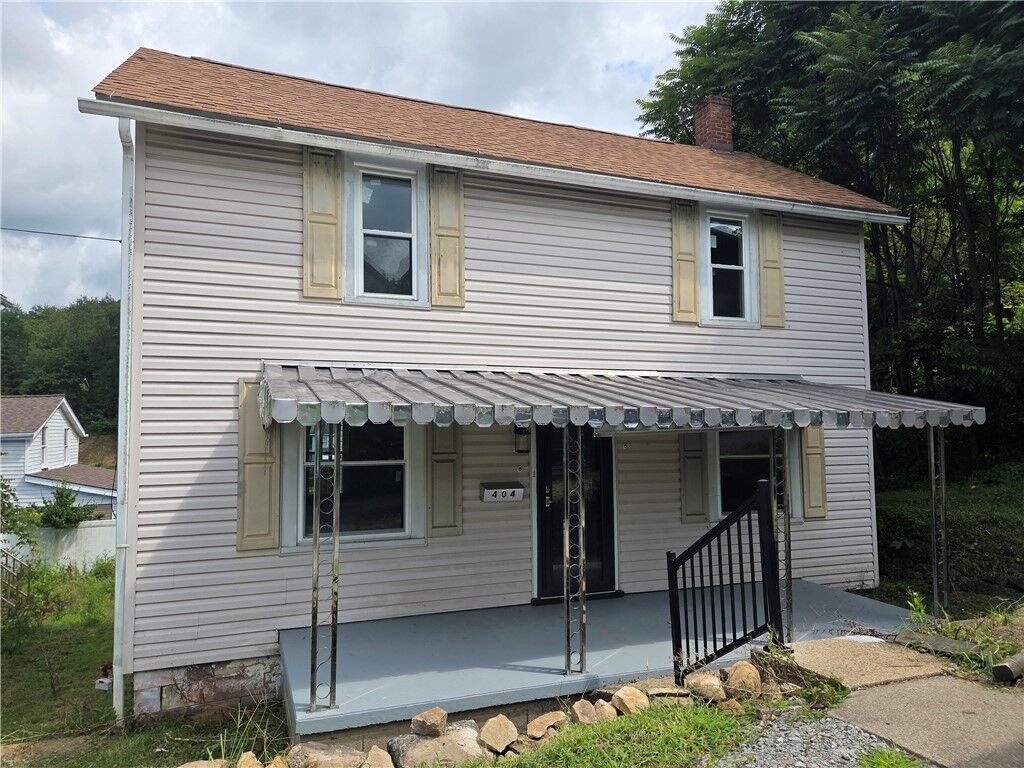 Property Photo:  404 North 10th St  PA 15613 