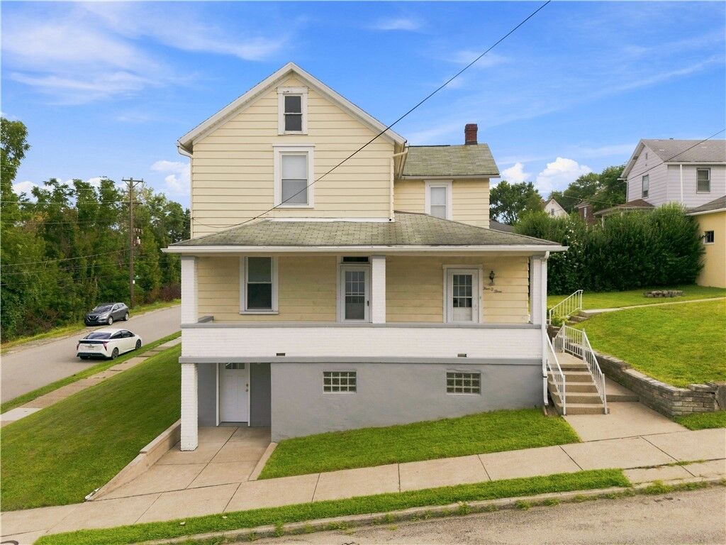 Property Photo:  403 Steck St  PA 15601 