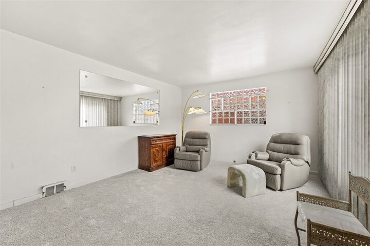 Property Photo:  7140 Ross Garden Rd  PA 15206 