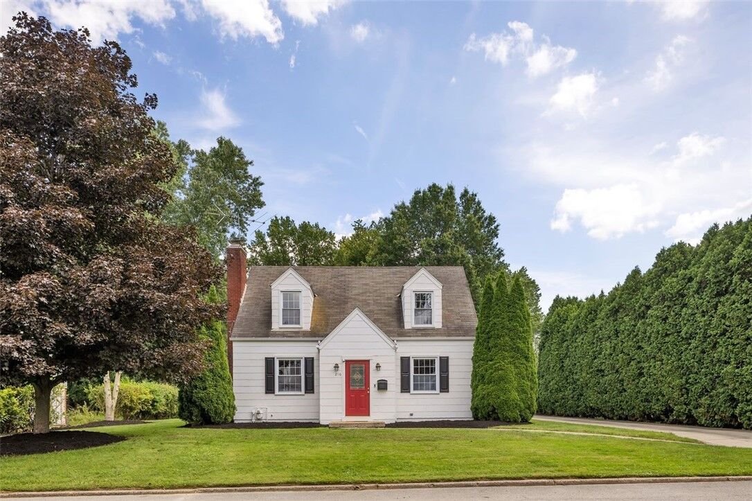 Property Photo: 216 Pennsylvania Ave PA 16063