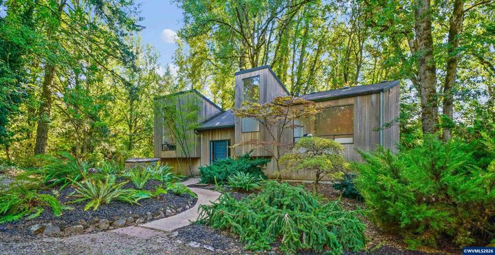 Property Photo: 4298 River Rd S OR 97302