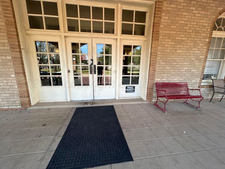 Property Photo:  120 S Russell Street  TX 79065-6452 