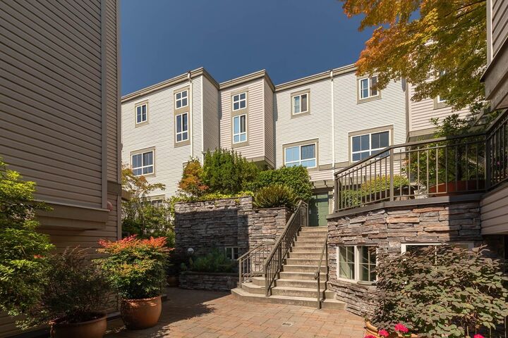 2375 W Broadway 34 — photo 1