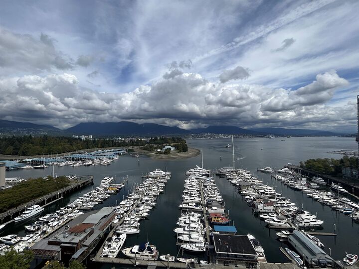Property Photo:  590 Nicola Street 1901  BC V6G 3J8 