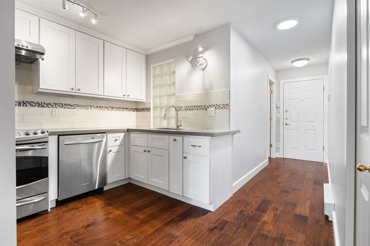 Property Photo: 5723 Balsam Street 211 BC V6M 4B8