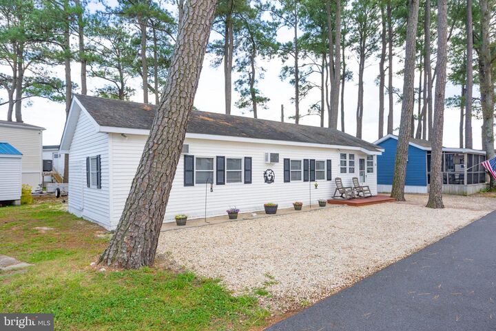 Property Photo: 16 Oyster Road DE 19966