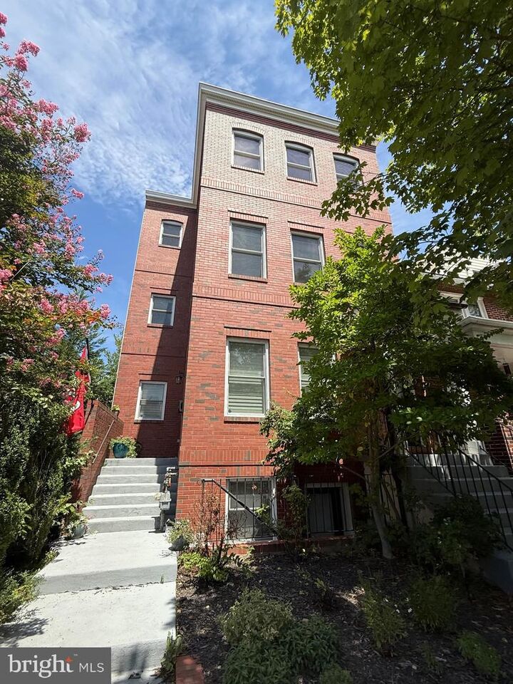 Property Photo: 1804 Independence Avenue SE 2 DC 20003