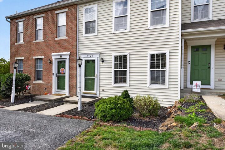 Property Photo: 2721 Woodmont Drive PA 17404