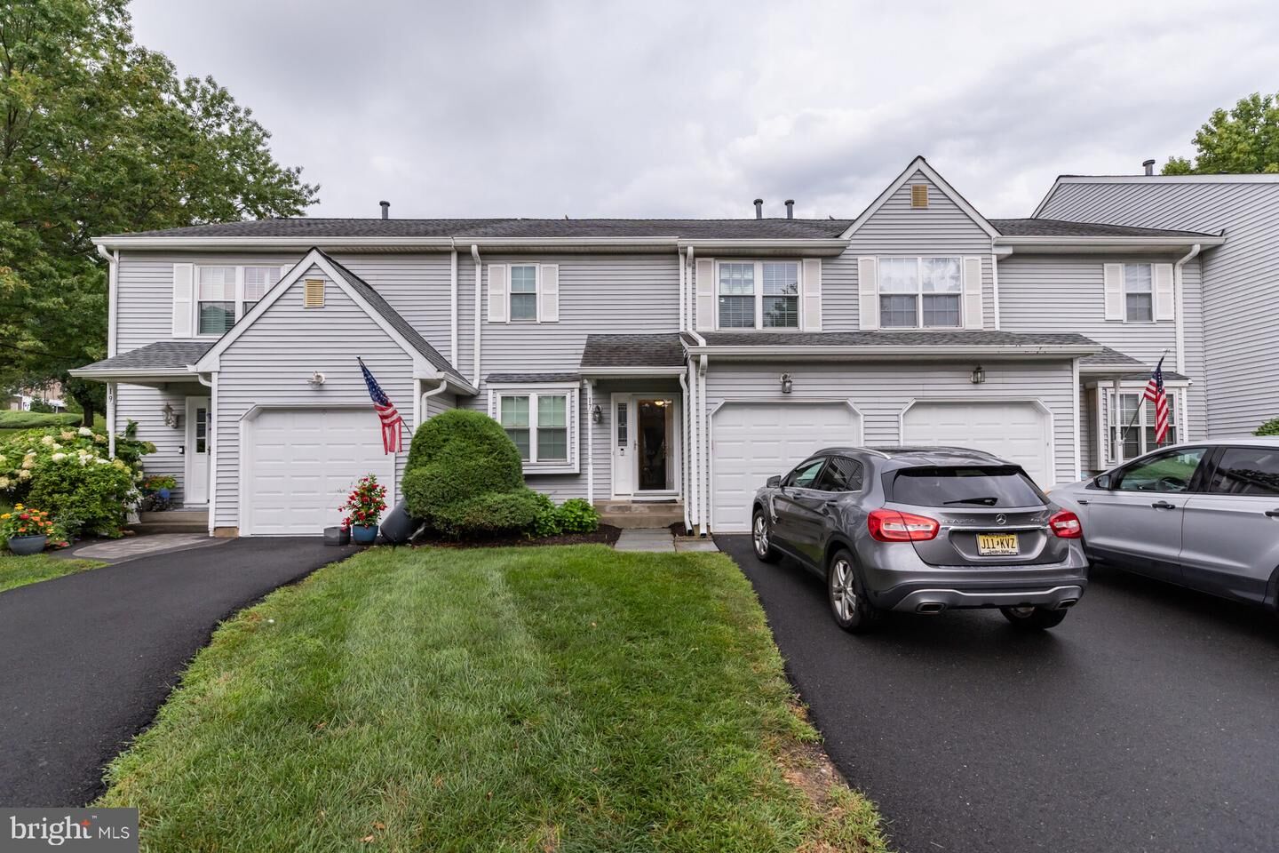 Property Photo:  17 Heritage Court  NJ 08628 