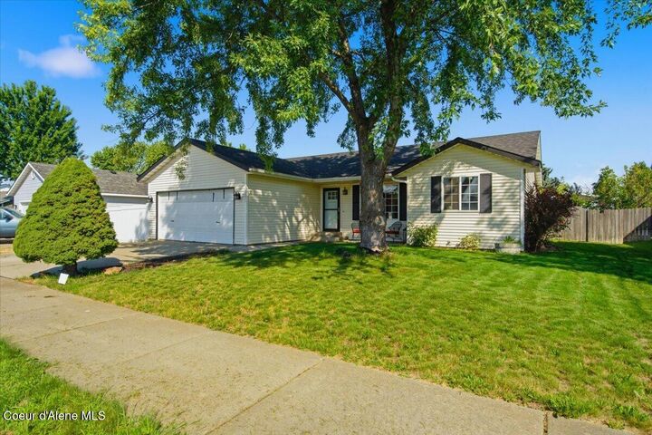 Property Photo:  1371 W Heron Ave  ID 83835 