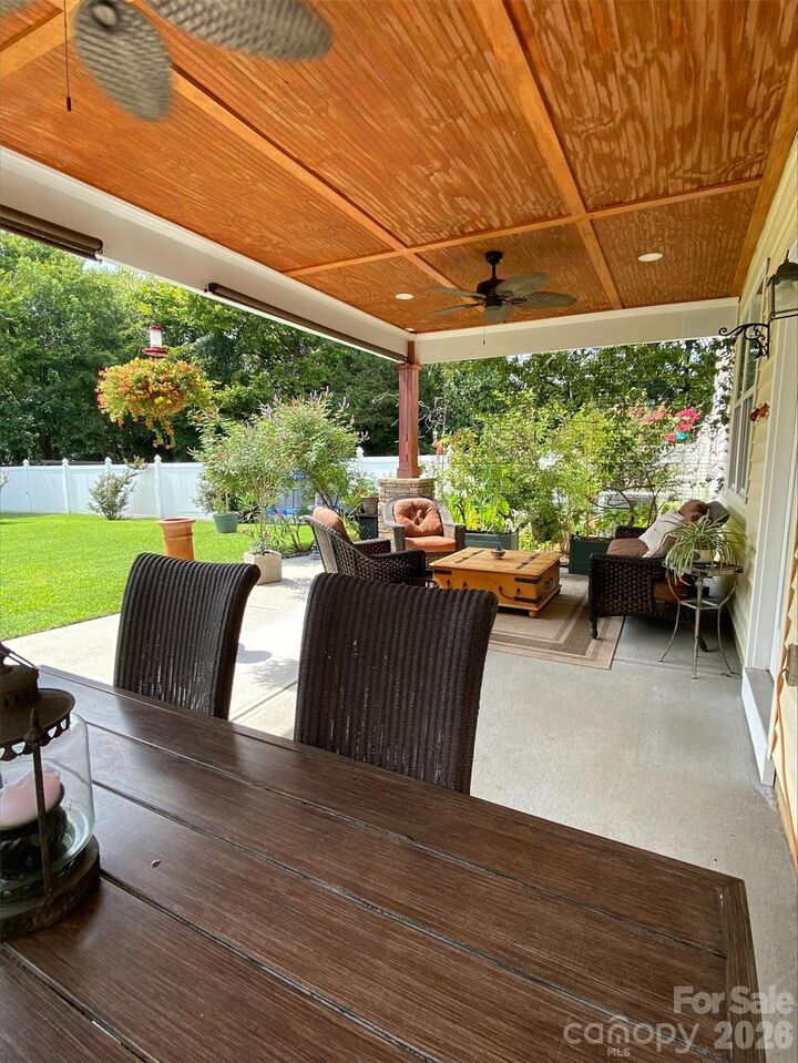 Property Photo:  222 Juanita Drive  NC 28134 