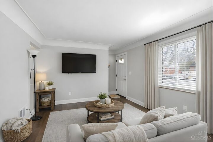 Property Photo:  6097 W Fordham Place  OH 45213 