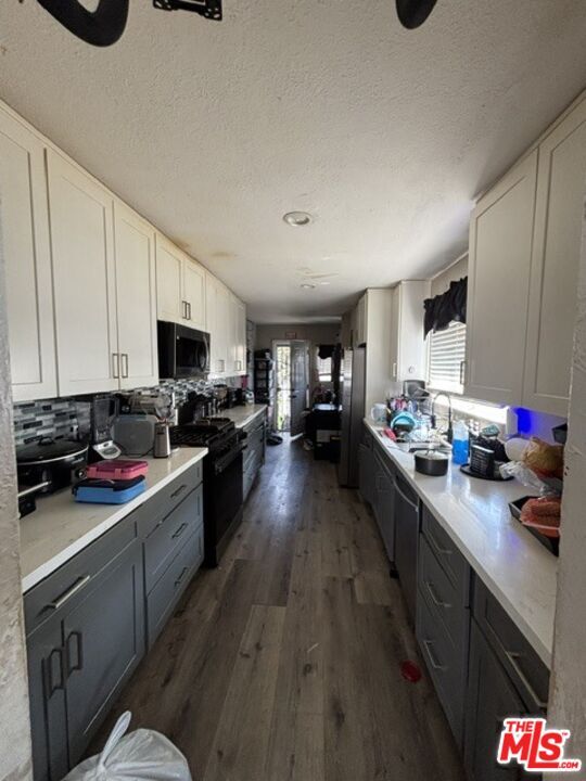 Property Photo:  1537 E 84th St  CA 90001 