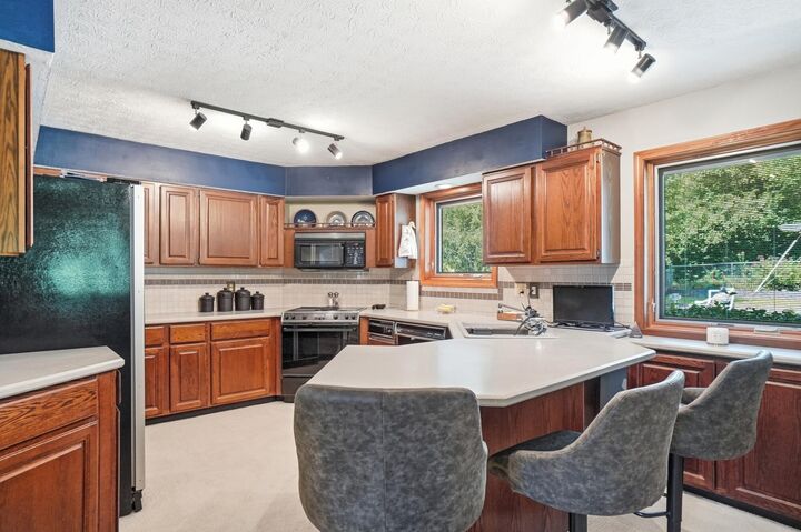 Property Photo:  5421 Harrisburg Georgesville Road  OH 43123 