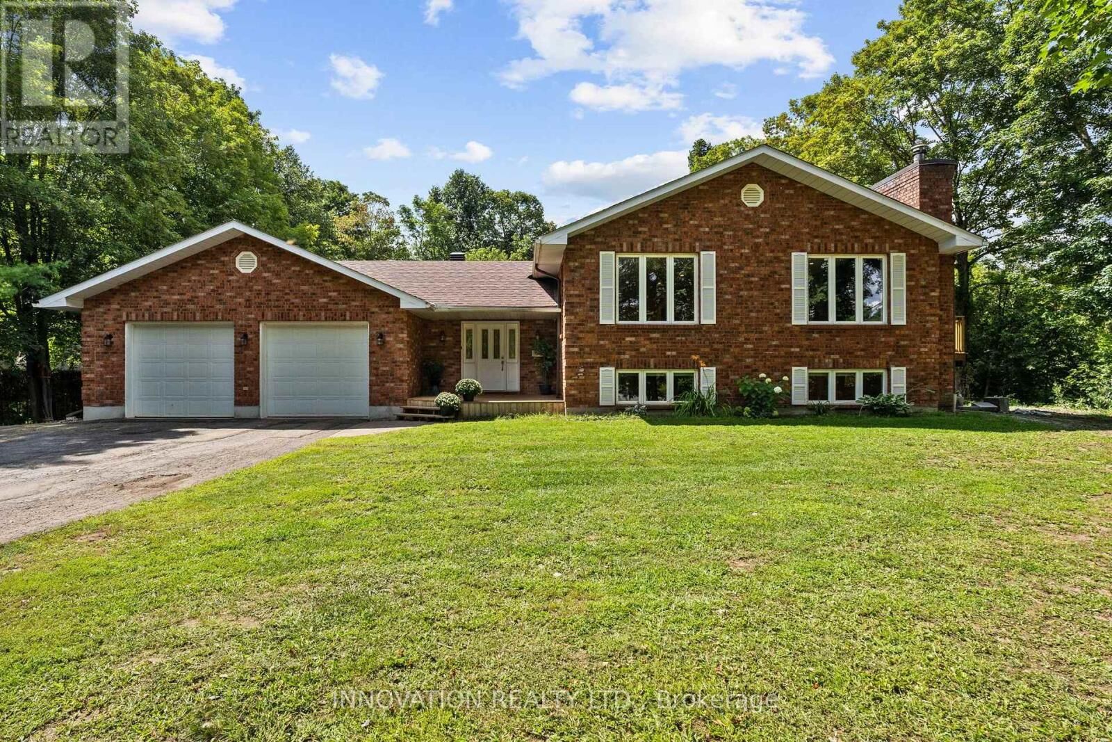 Property Photo:  504 Thomas Street  ON K7C 3J9 