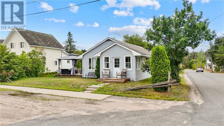 Property Photo:  305 Castle Street  ON P0P 1P0 
