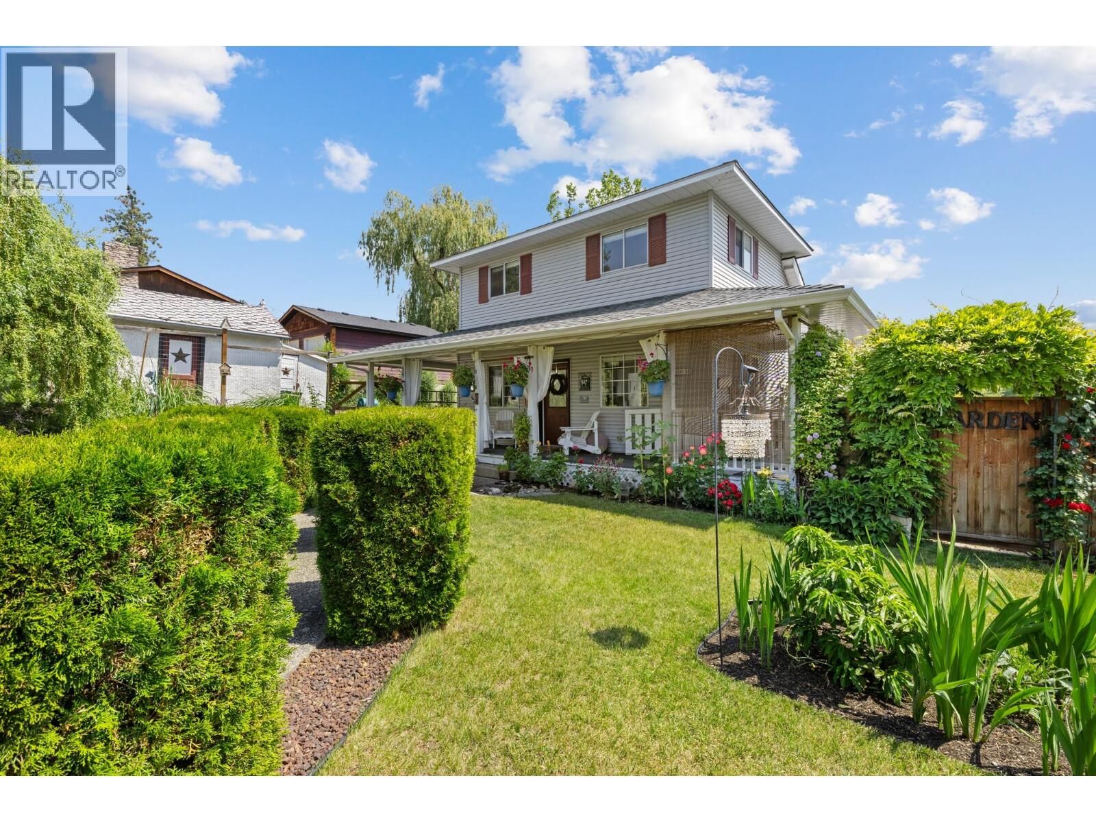 Property Photo:  987 Garland Street  BC V1Y 3M9 