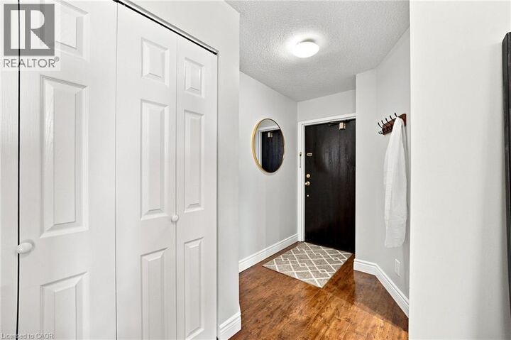 Property Photo:  200 Robert Speck Parkway Ph1  ON L4Z 1S3 
