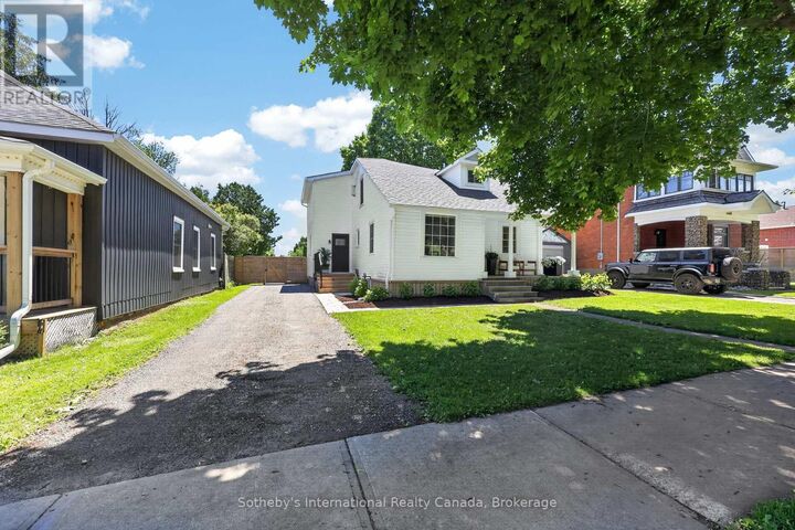 Property Photo:  131 Bruce Street South  ON N0H 2P0 