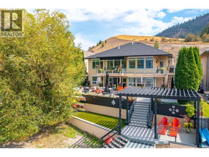 Photo de la propriété:  8615 Okanagan Landing Road  BC V1H 1J6 