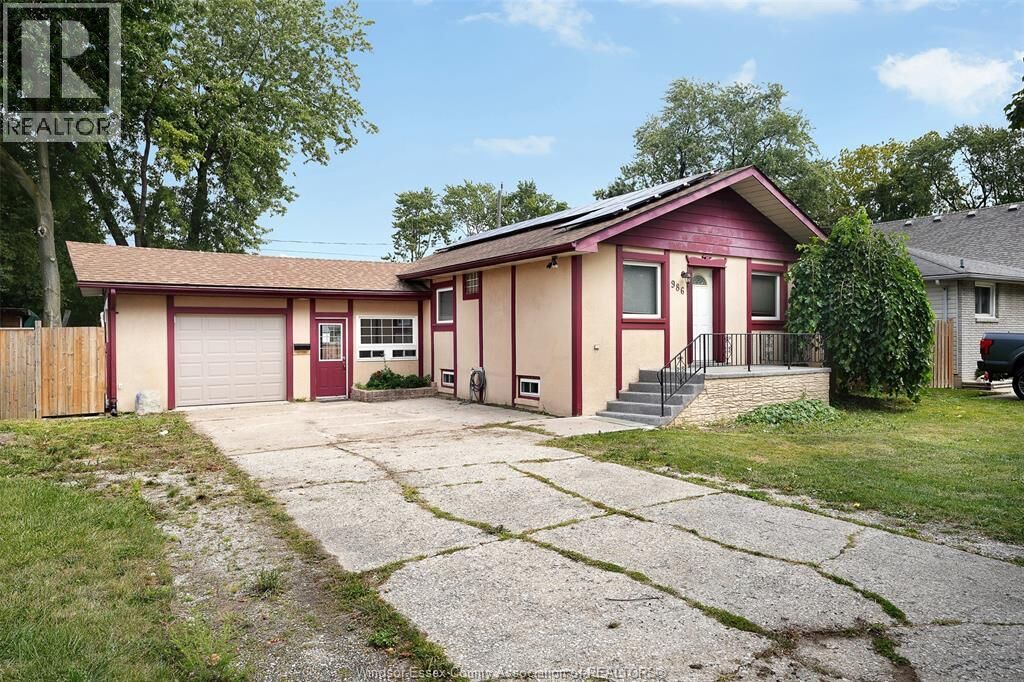 Property Photo:  986 Eastlawn  ON N8S 3H9 
