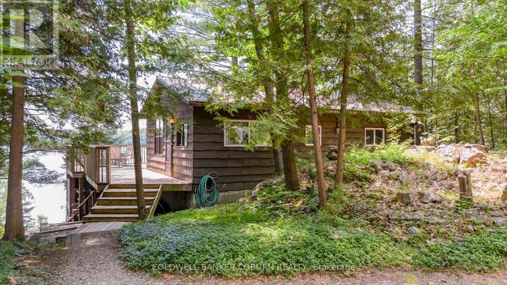Property Photo:  1015 Oak Lane North  ON K0H 2P0 
