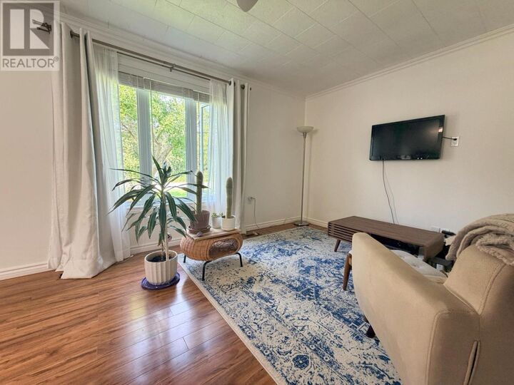 Property Photo:  713 First St W  ON P0T 1M0 