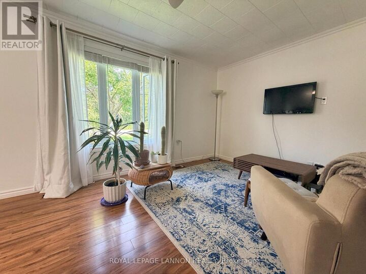 Property Photo:  713 First Street West  ON P0T 1M0 
