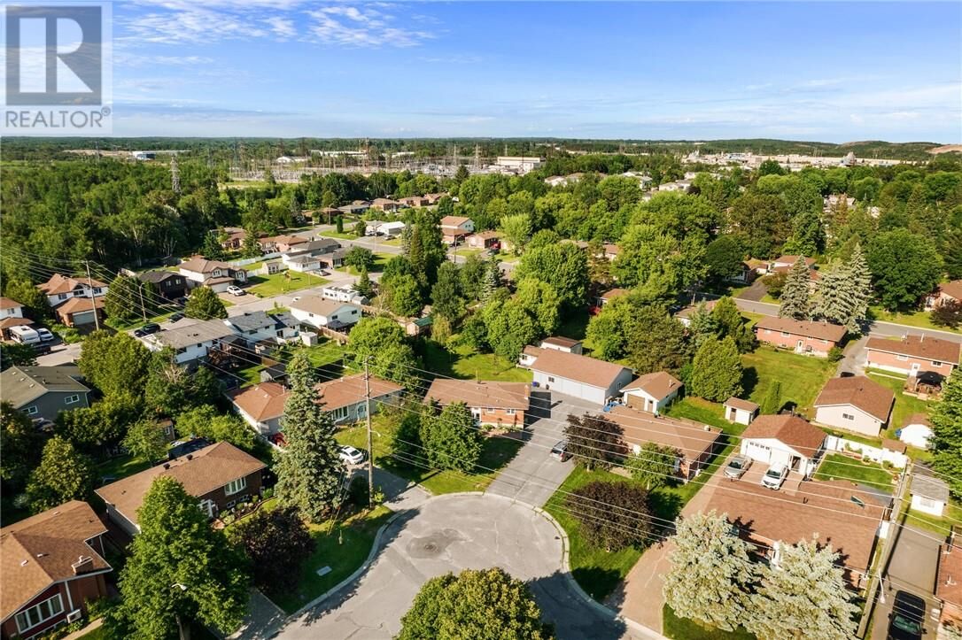 Property Photo:  1598 Gary Avenue  ON P3A 4G4 