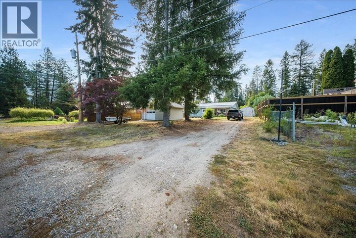Property Photo: 91 Holmes Road BC V0H 1E0