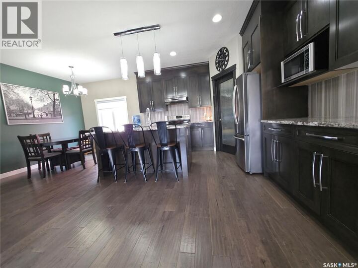 Property Photo: 201 Valley Meadow Court SK S9H 5N2
