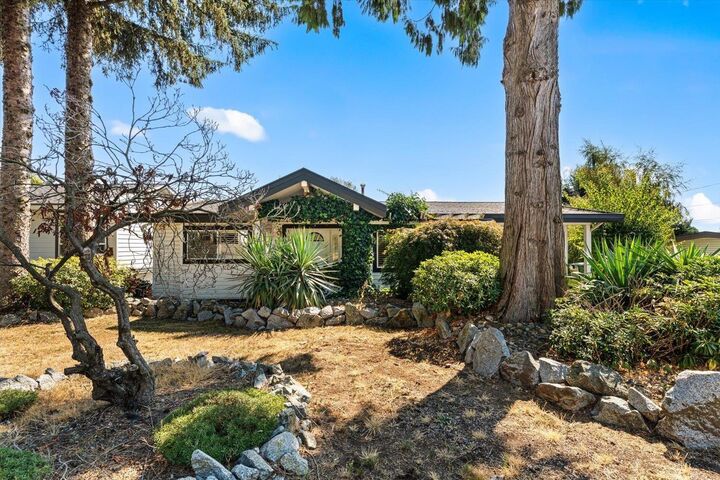 Photo de la propriété: 2034 Majestic Crescent BC V2T 3G1