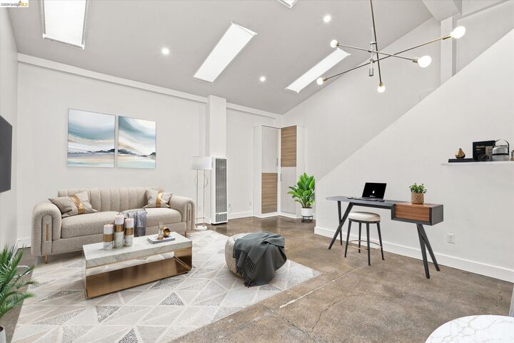 Property Photo: 1451 13th St 1 CA 94607