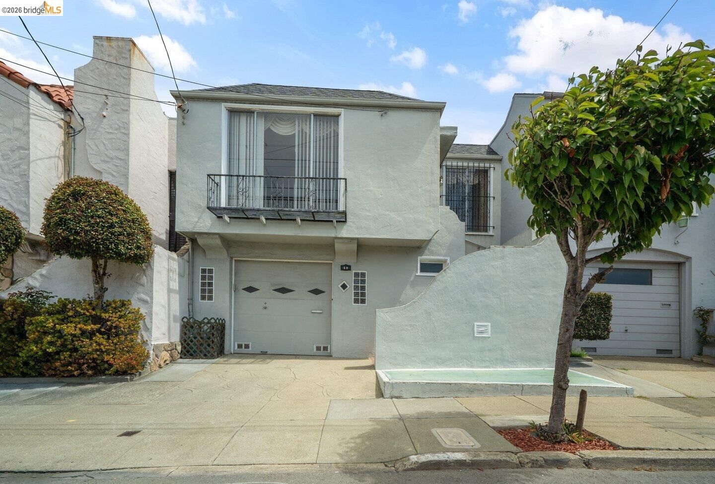 Property Photo:  59 Santa Fe Ave  CA 94124 