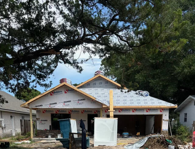 Property Photo: 105 SE Magnolia Avenue FL 32548