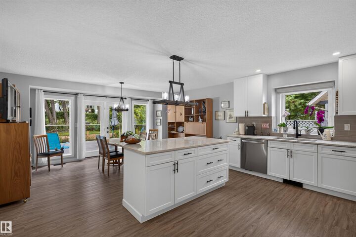 Property Photo: 3 Hickory Crescent AB T8A 5E8