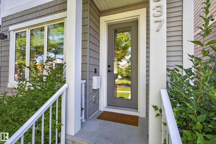 Property Photo: 10937 130 Street NW AB T5M 0Z4