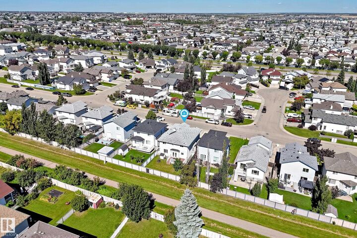 Property Photo: 4711 152 Avenue NW AB T5Y 3B7