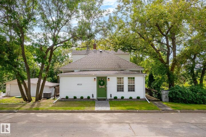 Property Photo:  4523 50 Avenue  AB T0G 1L0 