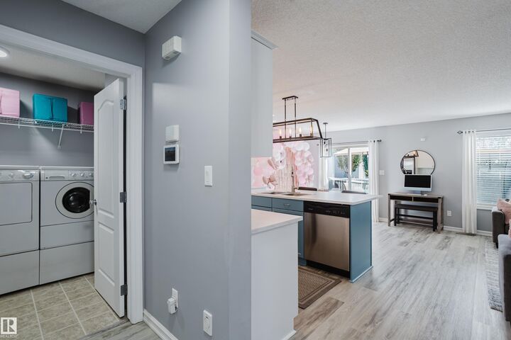 Property Photo:  8307 6 Avenue SW  AB T6X 1L6 