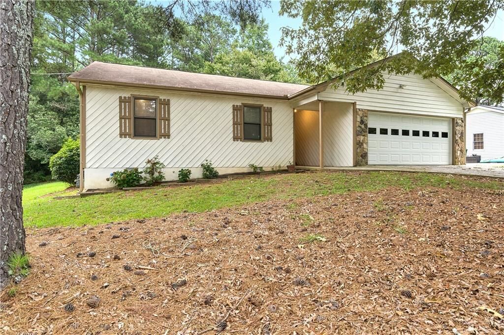Property Photo: 1146 Hutch Lane GA 30078