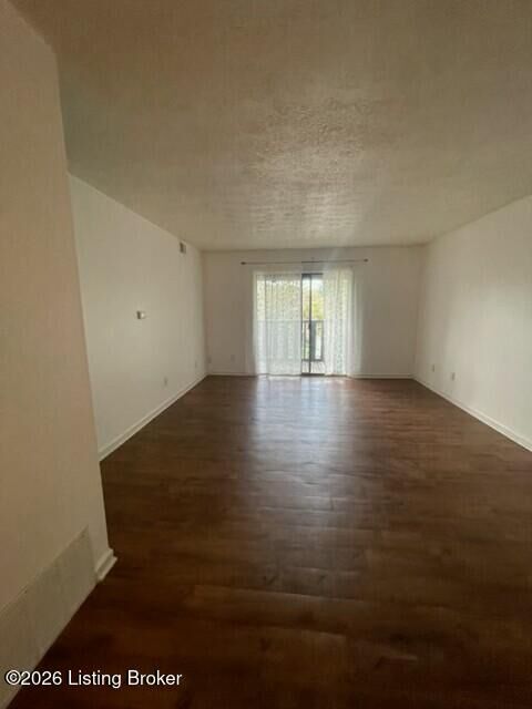 Property Photo: 3503 Lodge Ln 307 KY 40218