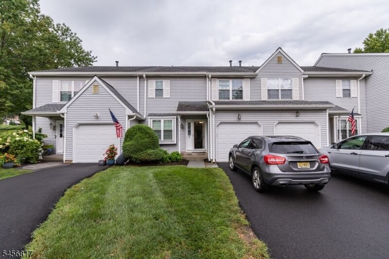 Property Photo:  17 Heritage Ct  NJ 08628 