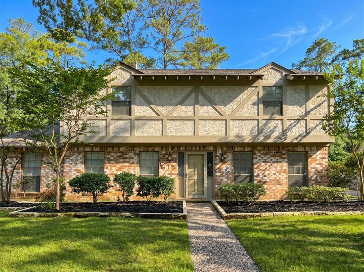 Property Photo:  5702 Vestavia Drive  TX 77069 