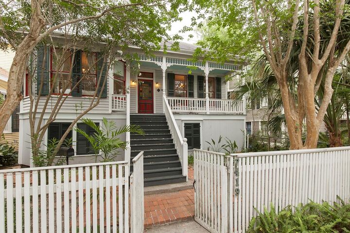 Property Photo:  2419 Avenue L  TX 77550 
